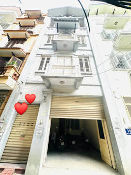 Đông quan 60m2 5 tầng, mt 5.6m Quận Cầu Giấy  ngõ to như phố 16,7 tỷ