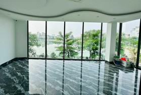 Bán nhà 7 tầng mặt hồ Linh Quang, Đống Đa. DT 50m2 x MT 7m thông sàn - ở và kinh doanh
