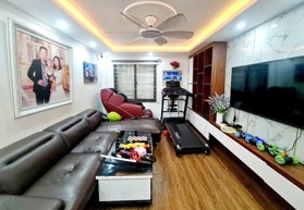 Ngõ 95 Chùa Bộc, kinh doanh, ôtô gần, SH quay đầu, cửa sổ thoáng sáng, dân trí cao, ở sướng 37m2*5T