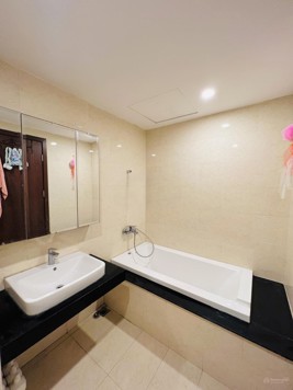 Cần bán căn Á hậu HPC Landmark DT 143m2 4PN 3WC, 2 ban công đều hướng mát, full đồ xịn sò giá 5tỷx