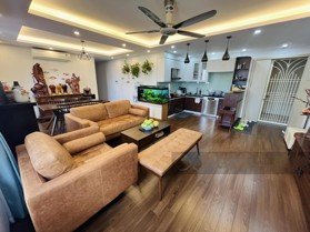 Chủ nhà gửi bán căn hộ 70m2 view hồ - giá nhỉnh 5 tỷ