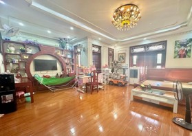 Bán biệt thự sân vườn Thái Thịnh Đống Đa, DT khủng, ô tô tránh 200m2x5T/8m MT nhỉnh 32tỷ có TL