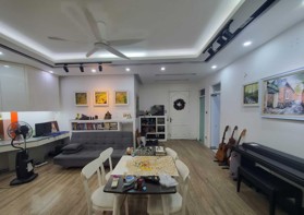 (Rẻ nhất DA). Chính chủ bán căn hộ 17T2 Hoàng Đạo Thúy, 117m2(3N, 2W), sẵn sổ