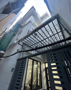 Giảm 500 triệu, bán gấp nhà Thái Hà, ngõ 4m thông, lô góc 3 thoáng, 45m2, 6.2m mặt tiền