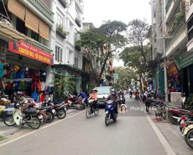 Chủ cần gấp bán đất xây toà 8 - 9 tầng - 85m2 - mặt phố Nguyễn Trường Tộ - Trúc Bạch - 41.5 tỷ