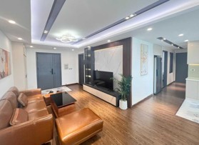 Chính chủ bán căn 3N 147m2 tại Golden Land tòa C ban công ĐN full đồ tầng trung