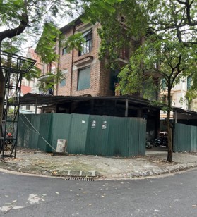 Biệt thự khu Pháp Vân, nội thất cao cấp - DT: 250m2 - 275m2 và 300m2, giá tốt nhất