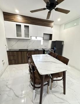 Bán nhà Khâm Thiên, Đống Đa, 50m2x7T, thang máy, doanh thu 50tr/tháng, gần phố, chỉ 12,8 tỷ