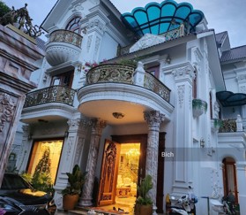 Bán biệt thự phố Trung Kính, Yên Hòa, Cầu Giấy 300m2, MT 30m, 5T, hầm, thang máy, phong cách