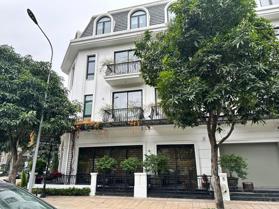 Bán nhà biệt thự Lão Thành Cách Mạng: 220m2, 4 tầng lô góc, MT: 22m. Giá: 89 tỷ. 