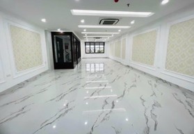 Chính chủ cần cho thuê nhà tòa nhà vừa xây xong 8 tầng đường Hoàng Quốc Việt - Nguyễn Văn Huyên