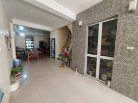 Bán nhà ngay sau UBND Phường Giang Biên