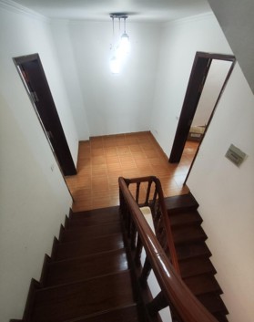 Cho thuê nhà riêng ngõ Phan Văn Trường - Cầu Giấy. DT 50m2*5T*MT 5m, 7 ngủ. Giá 20tr/th