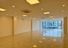 Cho thuê nhà mới xây sát A10 Nam Trung Yên, 85m2 x 4 tầng, MT 6m, thông sàn, có thang máy 45tr