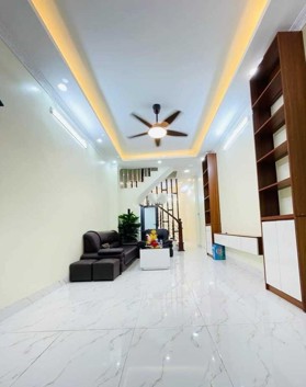 Giao dịch nhà phố 5 tầng, 42m2. 9,3 tỷ xây mới, Quận Cầu Giấy