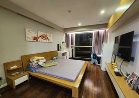 Bán căn hộ chung cư Trần Thái Tông 160m2 sử dụng