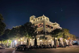 Bán siêu biệt thự, 1188m2, vịnh sông Vinhomes Riverside. Căn mặt tiền cực vip