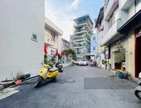 Bán Nhà Nguyễn Văn Cừ, 122m2 4T 14 tỷ. Nhà đẹp, oto vào nhà