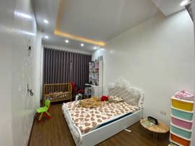 Nhà Phố Đại Từ   40m2 x 5T x 7,x tỷ x Ô Tô Đỗ Cửa 