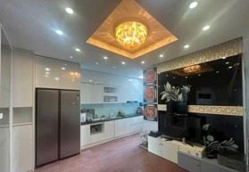 Bán căn chung cư Hoàng Minh Giám Thanh Xuân 3 phòng ngủ nhỉnh 4 tỷ