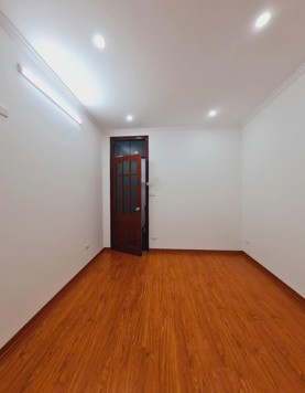 Cực hiếm! Cù Chính Lan 28m 5 tầng chỉ 7.3 tỷ ngõ thông ôtô kinh doanh