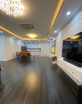 Cần bán căn góc, tầng 30, ban công hướng Tây Nam, Tây Bắc, cửa hướng Đông Nam, giá bán 7,5 tỷ