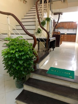 Chính chủ cho thuê nhà 5 tầng ngay cạnh Hồ Tây