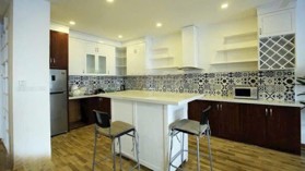 Bán toà nhà căn hộ Apartment 11 tầng diện tích 343m2 mặt tiền 9m mặt phố Tô Ngọc Vân