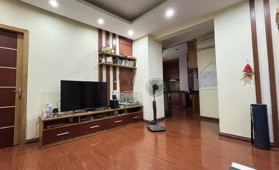 Căn hộ tầng 5 tòa 137 Nguyễn Ngọc Vũ. Diện tích 86.6m2. Giá nhỉnh 4 tỷ