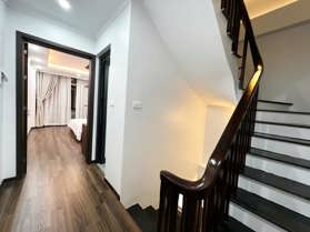 Xuân Đỉnh _ Nhà 5 tầng mới, phong cách hiện đại. 32m2. Mặt tiền 3,62m thông số đẹp. Bán nhà tặng nội thất