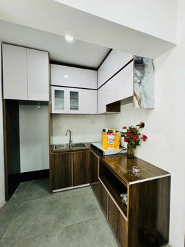 BÁN TẬP THỂ KHUẤT DUY TIẾN TẦNG 5 lô góc, ô tô đỗ, thoáng 3 mặt. Cơi nới bê tông từ tầng 1