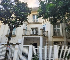 Bán biệt thự đơn lập 500m2, view công viên rộng đẹp nhất khu đô thị. Mặt tiền 16m. Nhà 2 mặt tiền