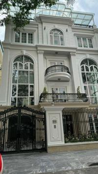 Bán biệt thự Hai Bà Trưng 180m2 lô góc, mặt tiền 22m, 5 tầng có hầm siêu rộng