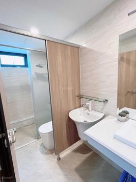 Bán khách sạn 8 tầng gần 300m2, 15x20m, lô góc, giá mời đầu tư