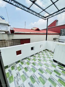 Bán nhà mới ngõ 624 Minh Khai; 33m2 x 5 tầng giá 5.75 tỷ; full đồ