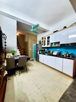 Bán gấp căn nhà 26 Đồng Nhân, phường Đống Mác, quận Hai Bà Trưng 4 tầng, nhà về ở luôn