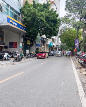 Bán nhà MP Bùi Thị Xuân, S: 108m2, MT: 5m, 9 tầng thang máy, KD, dòng tiền 180tr-200tr/th giá 74 tỷ