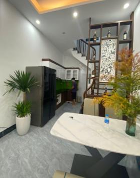 Minh Khai - Hai Bà Trưng. Vị trí đẹp - ngõ nông - sát phố - 5m ra ô tô tránh