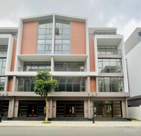 Shophouse Biển mặt tiền 6m, xây 90m2/ sàn, giá tốt. Liên hệ: 0941 932 846