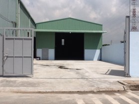 Cho thuê kho đường 32 Kim Chung, Hoài Đức. DT 750m2 và 1300m2 khung thép Zamin cao 9m. 70k/m2/th