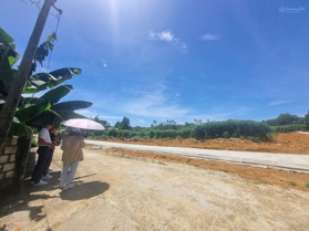 Nhà đi định cư bán gấp mảnh đất KCN 500ha Thanh Hoá DT 135m2, sẵn sổ mặt liên xã 17,5m sân bay