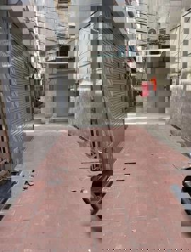 Nhà đẹp ngay cạnh công viên Hoà Bình giá nhỉnh 5 tỷ