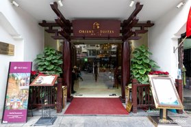 Thông tin địa chỉ Khách sạn Oriental Suites Hotel & Spa: khách sạn mang phong cách kiến trúc cổ điển