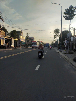 Cần bán gấp Lô Đất tại Bù Đốp. Đất TTHC Bù Đốp 164m2, thổ cư 100m2 ngộp 200tr còn bớt, shr view hồ.