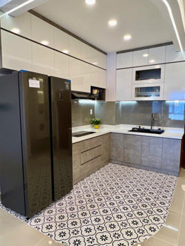 Bán căn hộ Sky Garden 2, 2 phòng ngủ 2 toilet. Full nội thất cao cấp. Giá 4.29 tỷ.