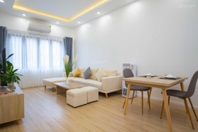 Căn hộ dịch vụ 2 ngủ mới 90m2 cho thuê tại phố Kim Mã, đối diện Daewoo,Lotte,Hồ Thủ Lệ, cạnh RMit