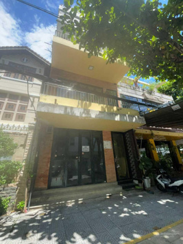 Cho thuê nhà nguyên căn mặt tiền Phan Bội Châu, 3 tầng 1 tum, phù hợp kinh doanh và mở văn phòng