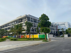 Thuê nhà liền kề đối diện Vinschool - cạnh công viên - gần biển. Hàng xóm hỗ trợ 24/7 miễn phí