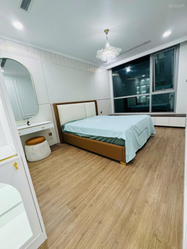 Cần bán nhanh 3 PN Vinhomes Central Park, căn góc view sông, full nội thất luxury, tòa Landmark 2