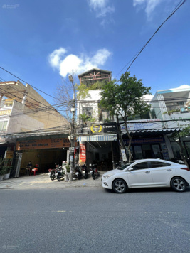 Cho thuê nhà chính chủ nguyên căn mặt tiền 2 tầng - số 388 đường Nguyễn Hoàng